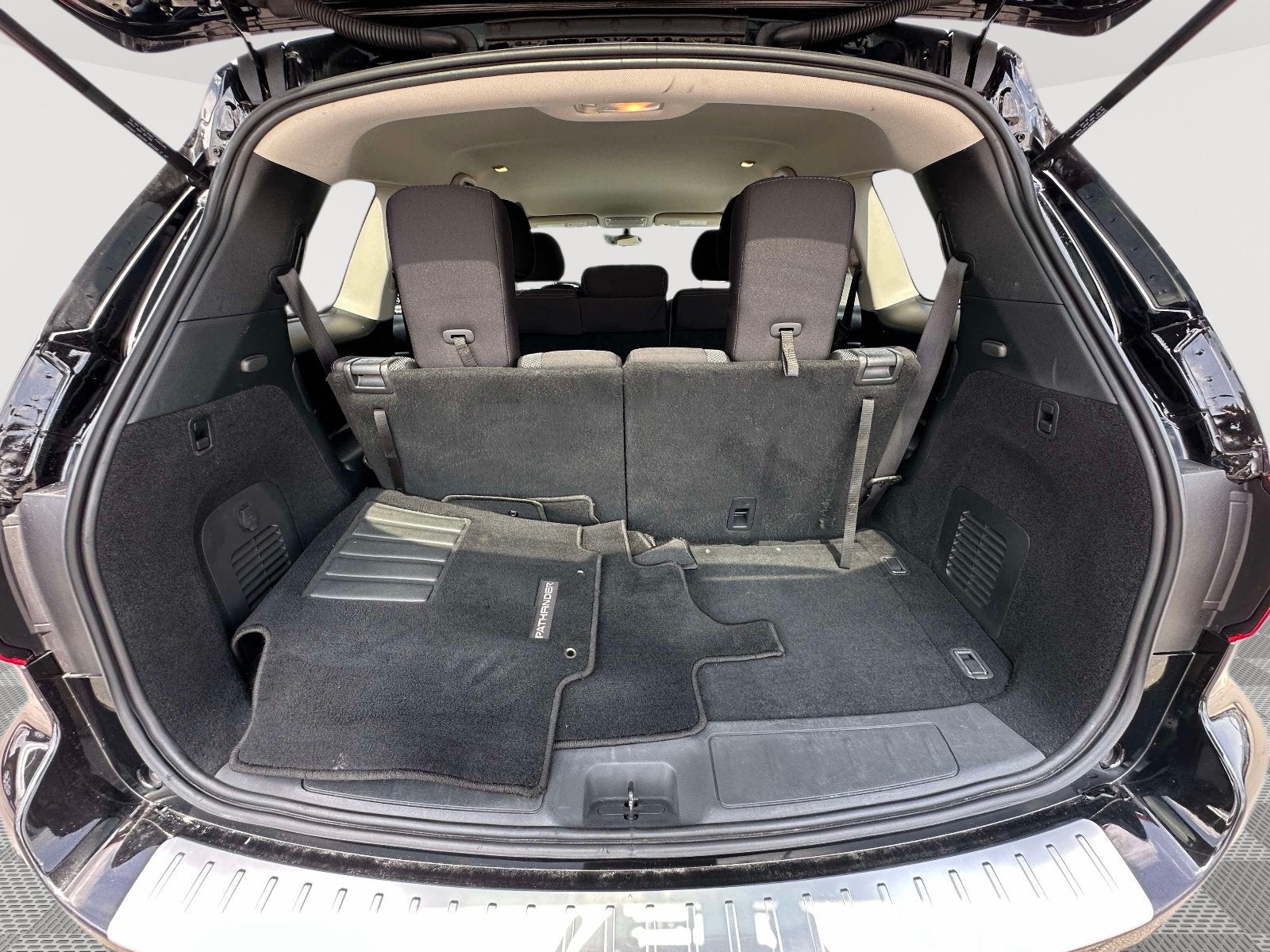 2020 Nissan Pathfinder S