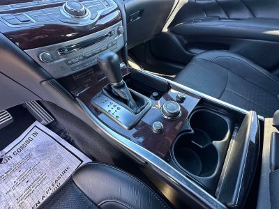 2017 INFINITI Q70 3.7