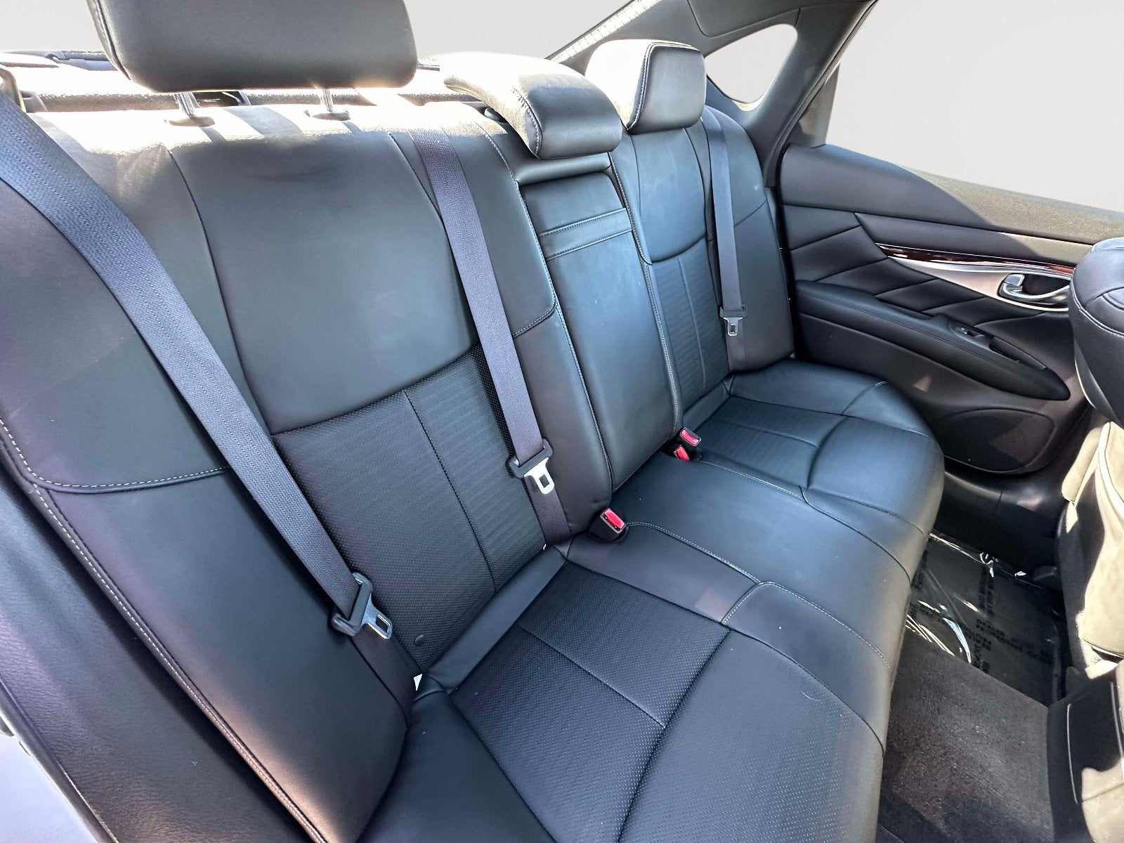 2017 INFINITI Q70 3.7