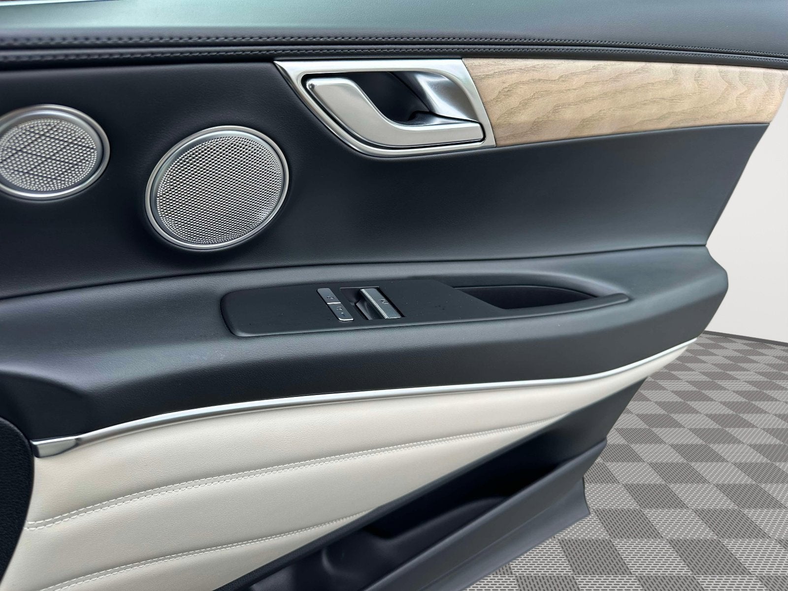 2023 Genesis GV80 Base