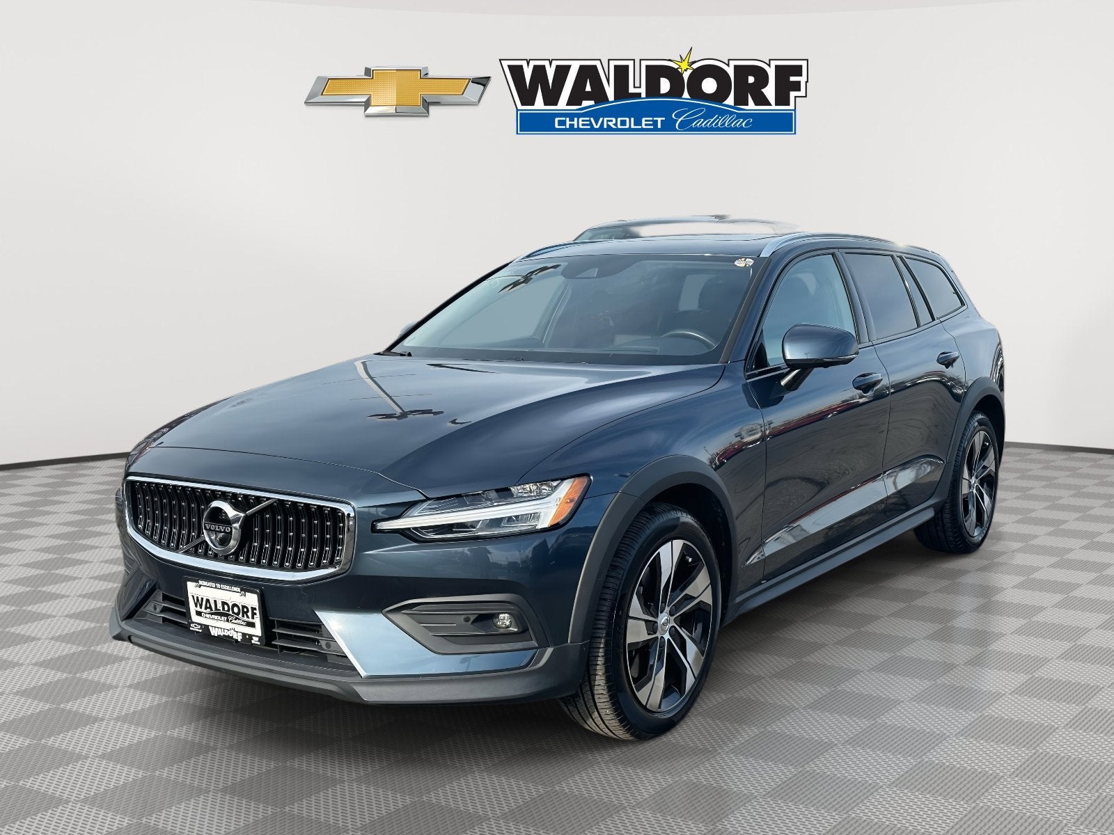 2021 Volvo V60 Cross Country Base