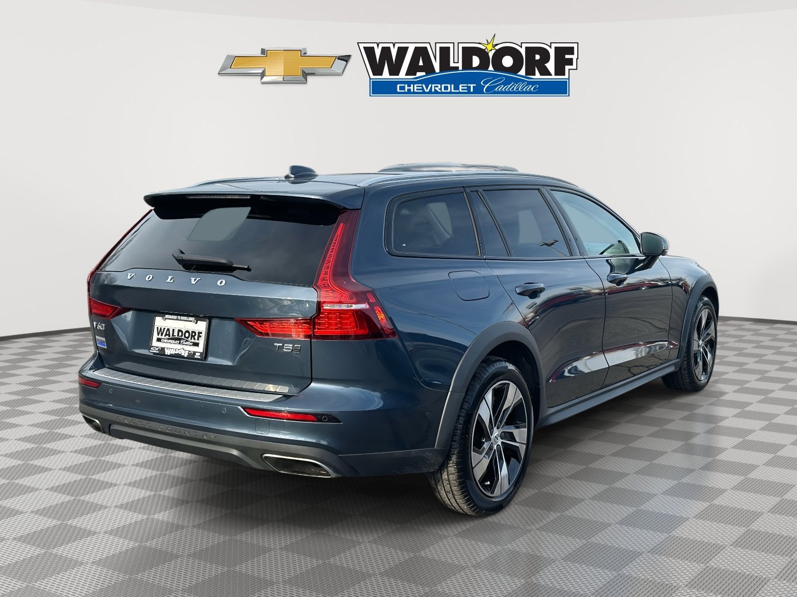 2021 Volvo V60 Cross Country Base