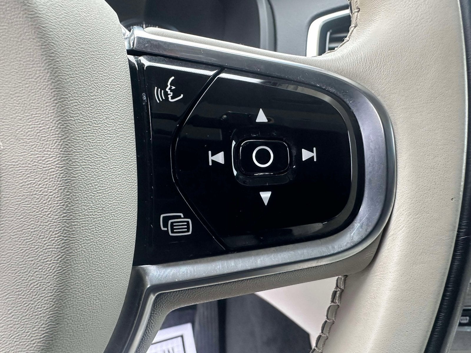 2021 Volvo XC90 Inscription