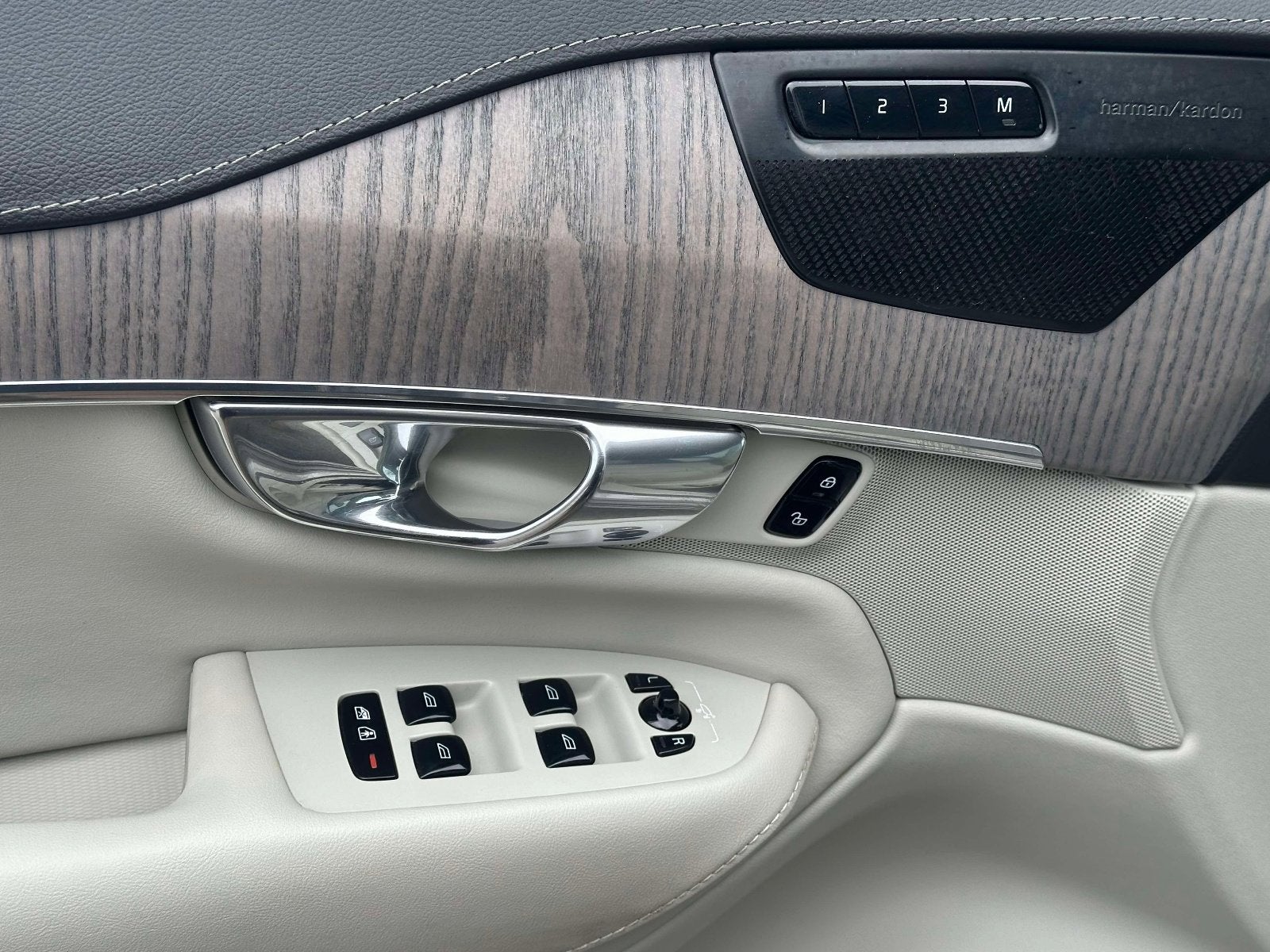 2021 Volvo XC90 Inscription