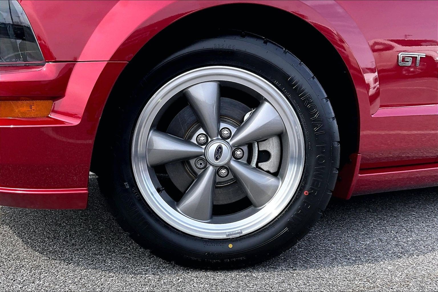 2006 Ford Mustang GT Deluxe